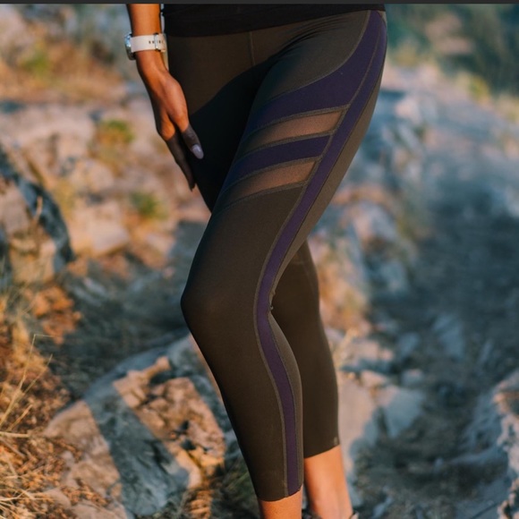 Zyia Active Dark Olive Mesh7/8 Leggings. Size 4 - Picture 2 of 12